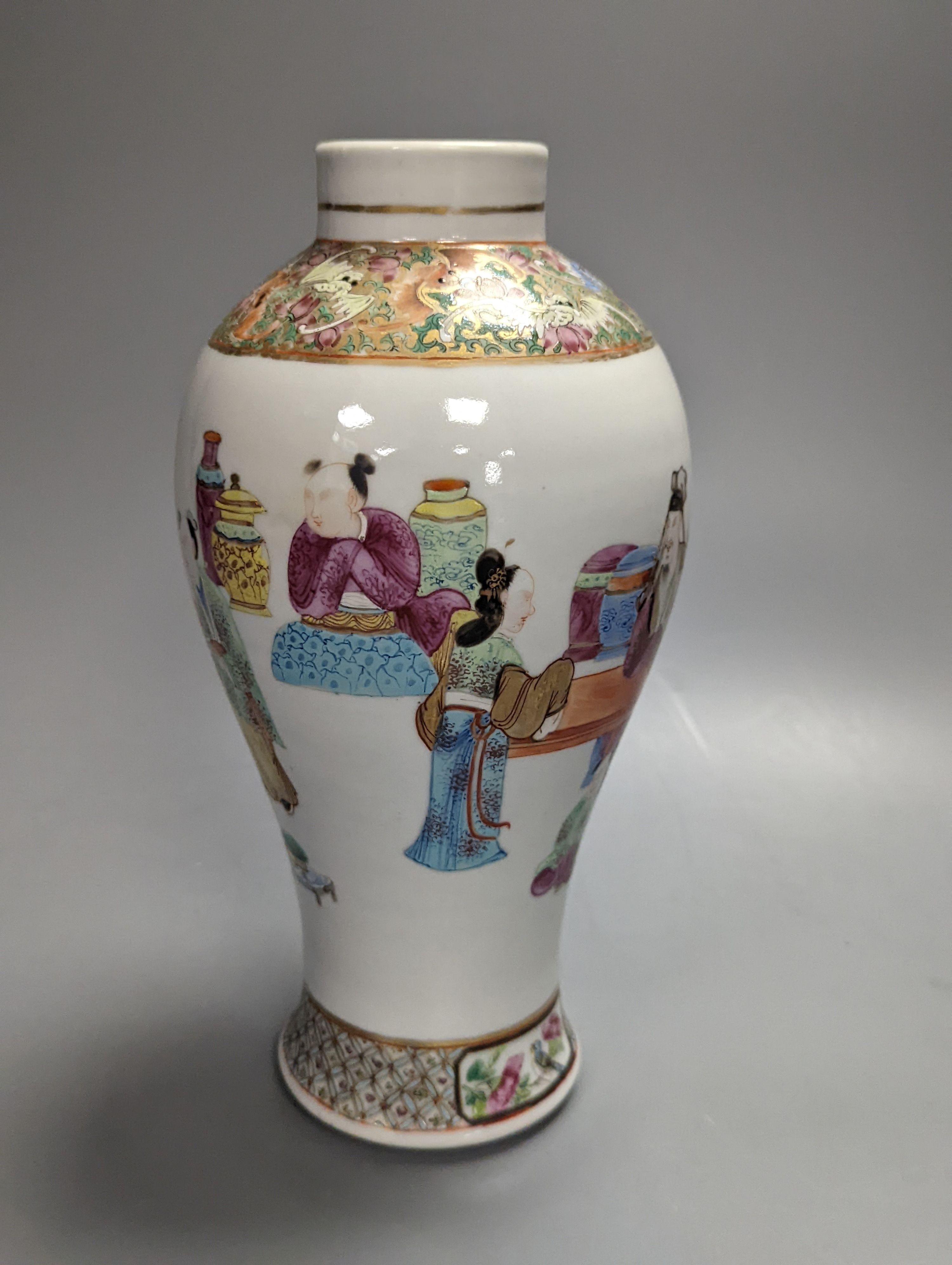 An early 19th century Chinese famille rose baluster vase, height 22cm